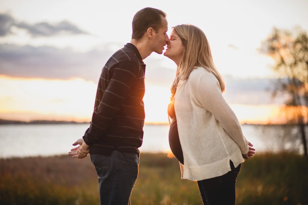 Jonathan-Kuhn-Photography-Daria-Maternity-Ottawa-Maternity-Britania-Beach-9761-26.jpg