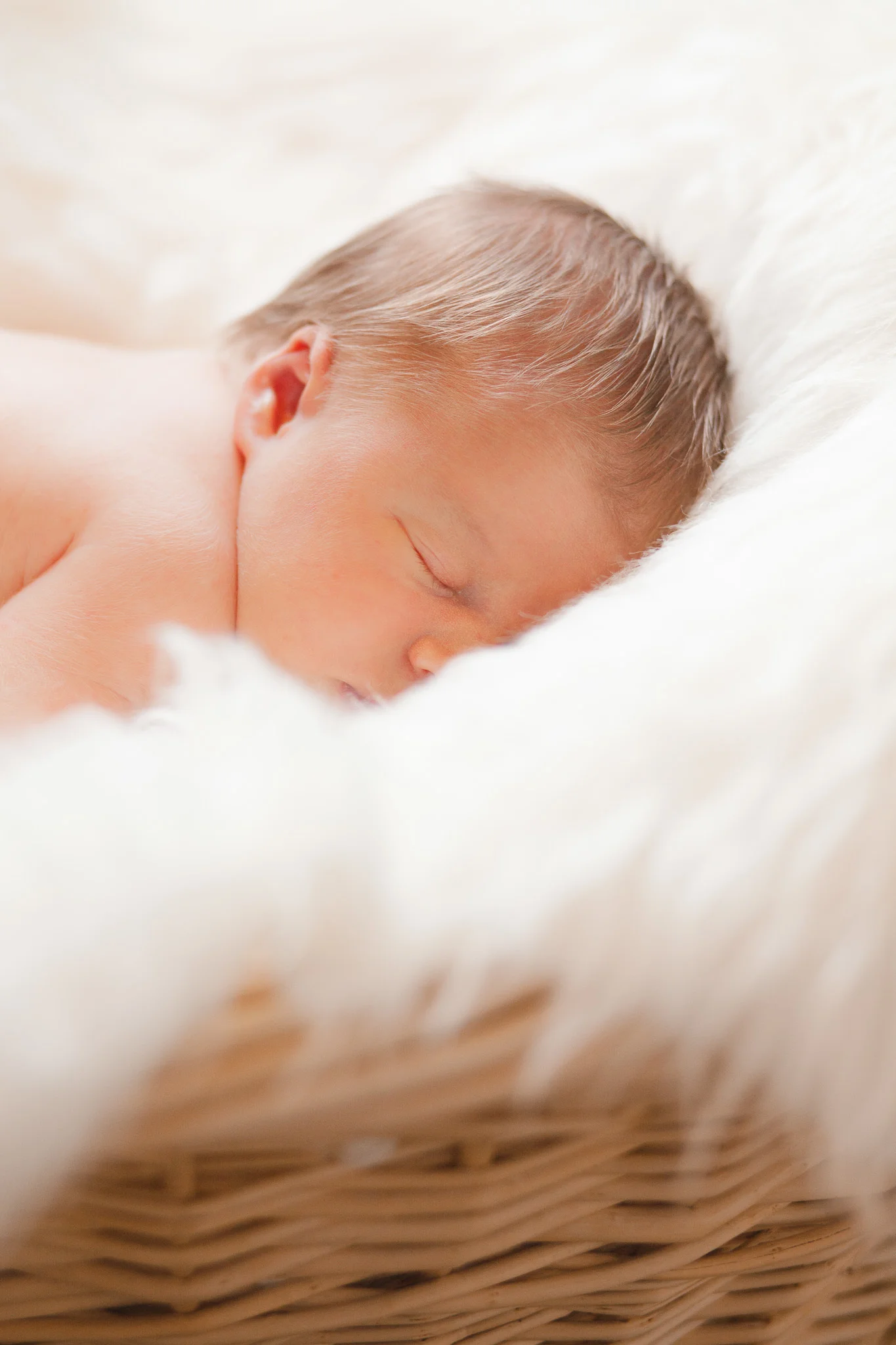 Jonathan-Kuhn-Photography-DariaJaredNewborn-0895-28.jpg