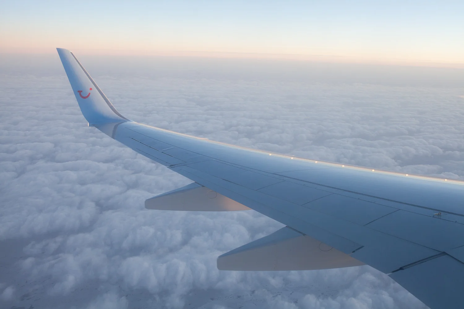 Airplane-Wing-nice-light.jpg