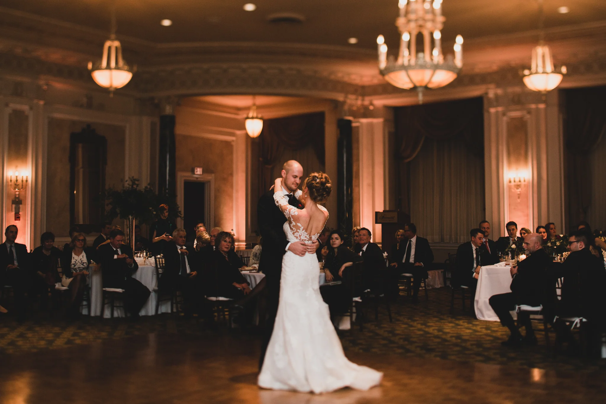 A Classic Romance Styled Wedding At The Chateau Laurier Jonathan Kuhn Photography