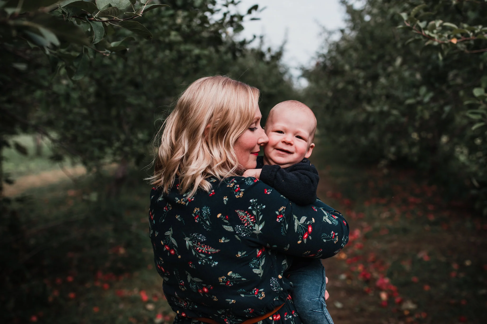 093-WEB-Jonathan-Kuhn-Photography-Elish-Nate-AppleOrchard-6932.jpg