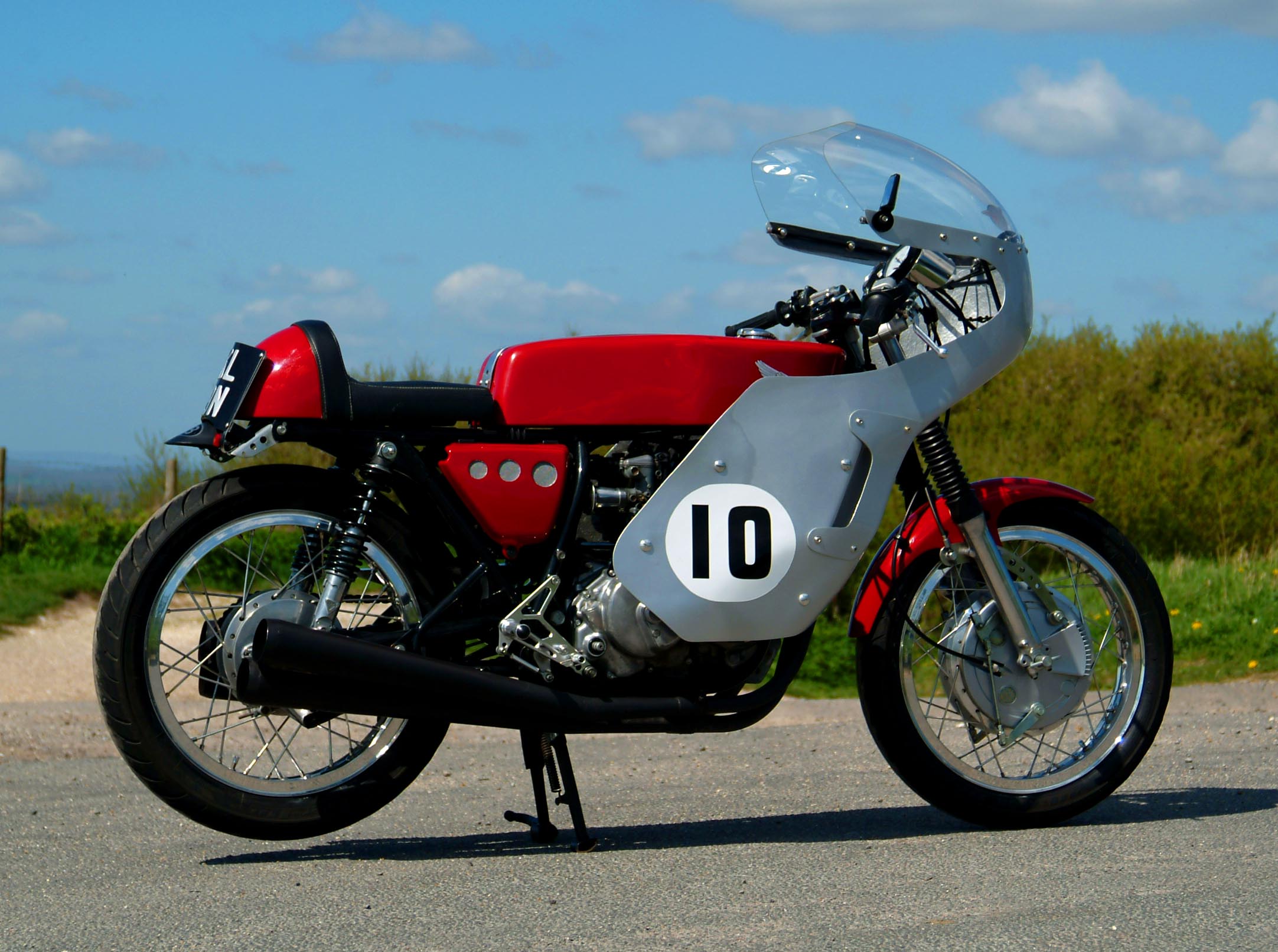 Hoxton Moto - Honda 400cc Race Rep.jpg