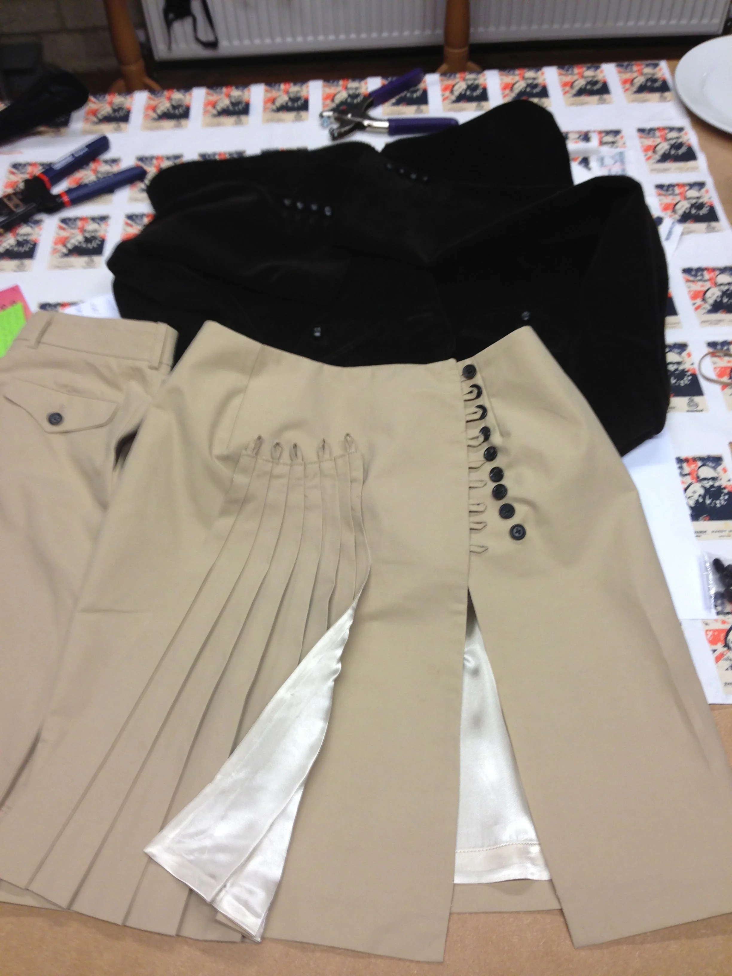  The "Lady C" skirt with its detachable fan-pleat laid on the front. 