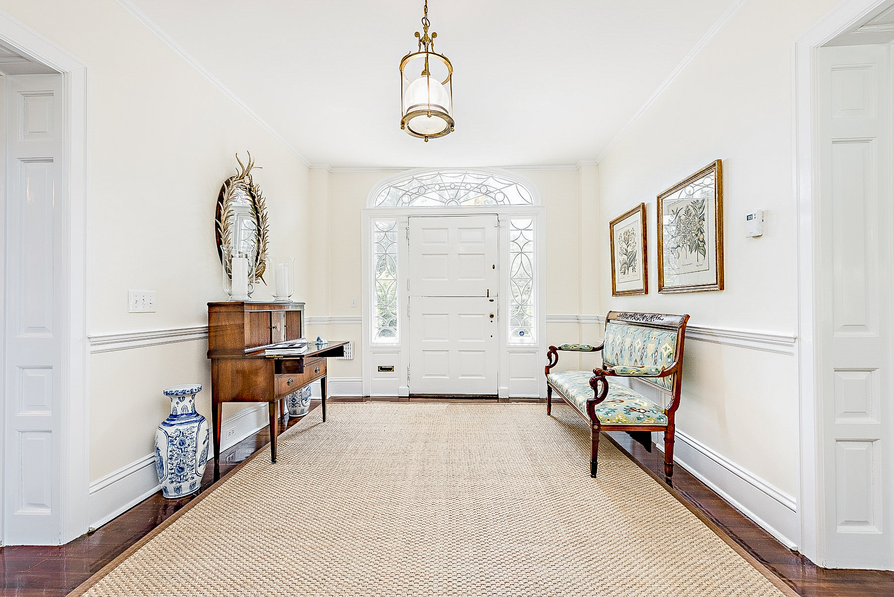 Luxe_and_Livable_Interior_Design_Blog_by_Maloney_Interiors_Newport_Rhode_Island_Mott_and_Chace_Real_Estate_05.jpg