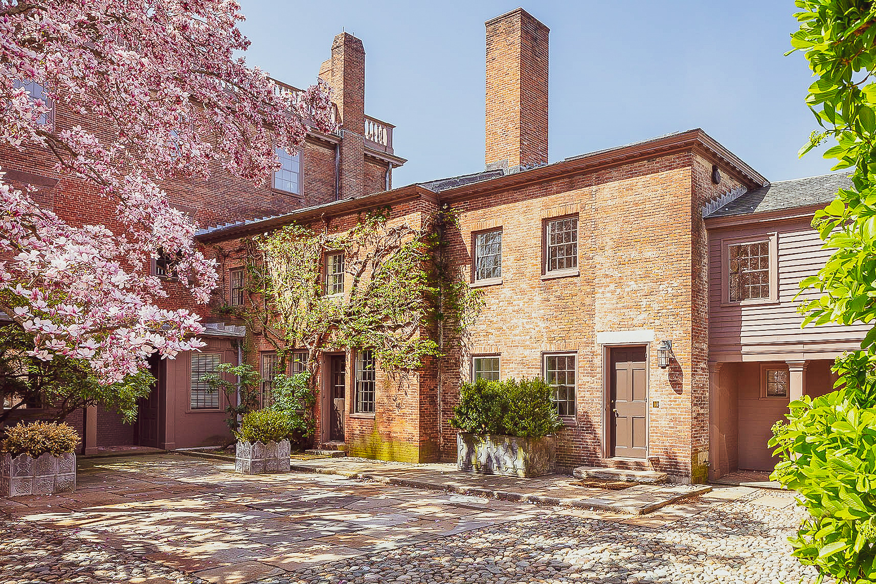 Luxe_and_Livable_Interior_Design_Blog_by_Maloney_Interiors_Mott_and_Chace_Realty_18_.jpg