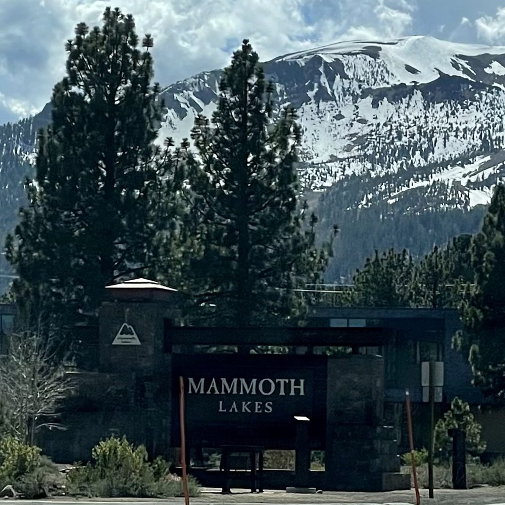 Mammoth Lakes Sign
