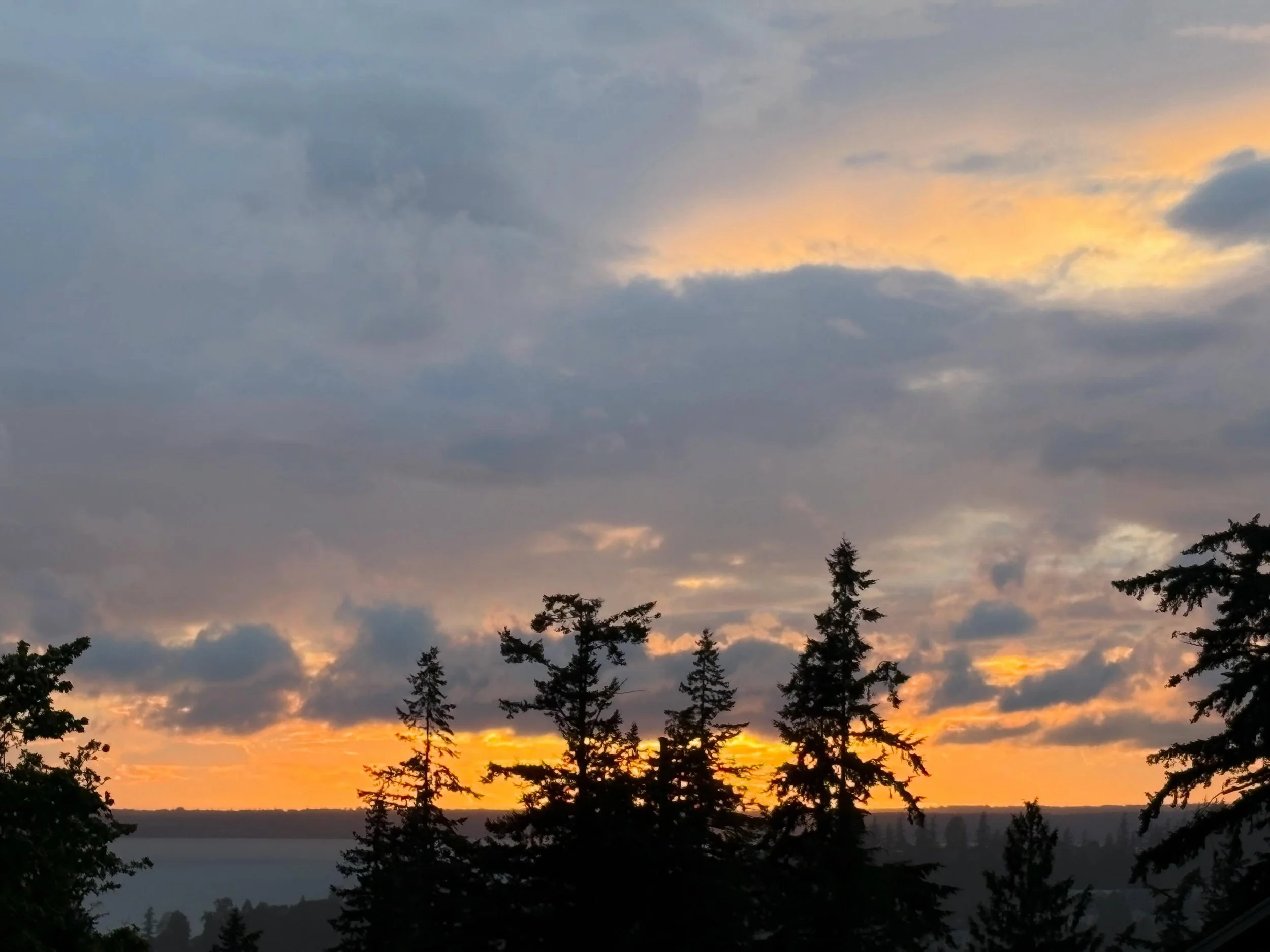 The second part of the sunset on 5/15. The clouds were on overdrive putting on a show with the sunset colors and I enjoyed the show tremendously! Stay tuned for part 3 tomorrow. 🌅