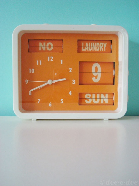 vintage sterling & noble flip clock via flickr