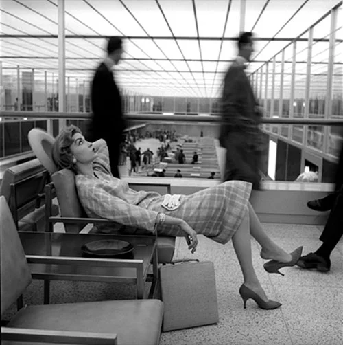 Mary McGloughlin, Idlewild Airport, New York, 1957. Photo credit: Jerry Schatzberg