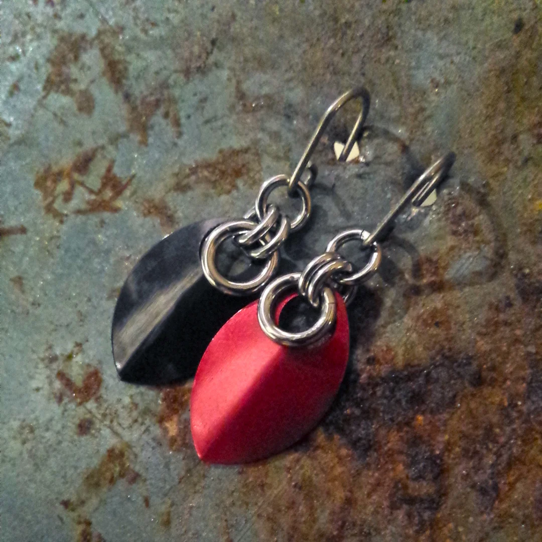 Torusphere® Spirit Scale Earrings - Black/Red