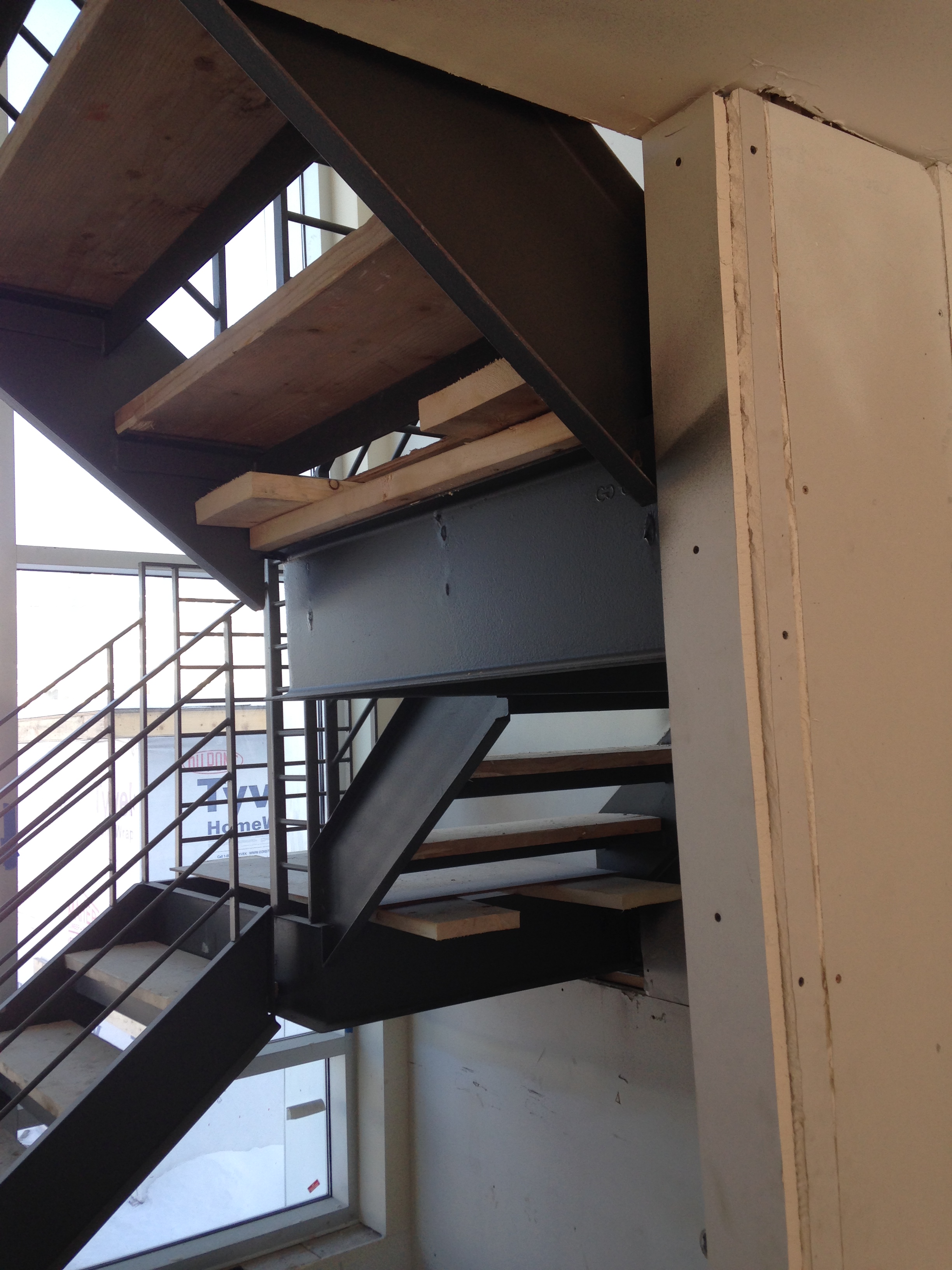 Intersections at landings of open stair