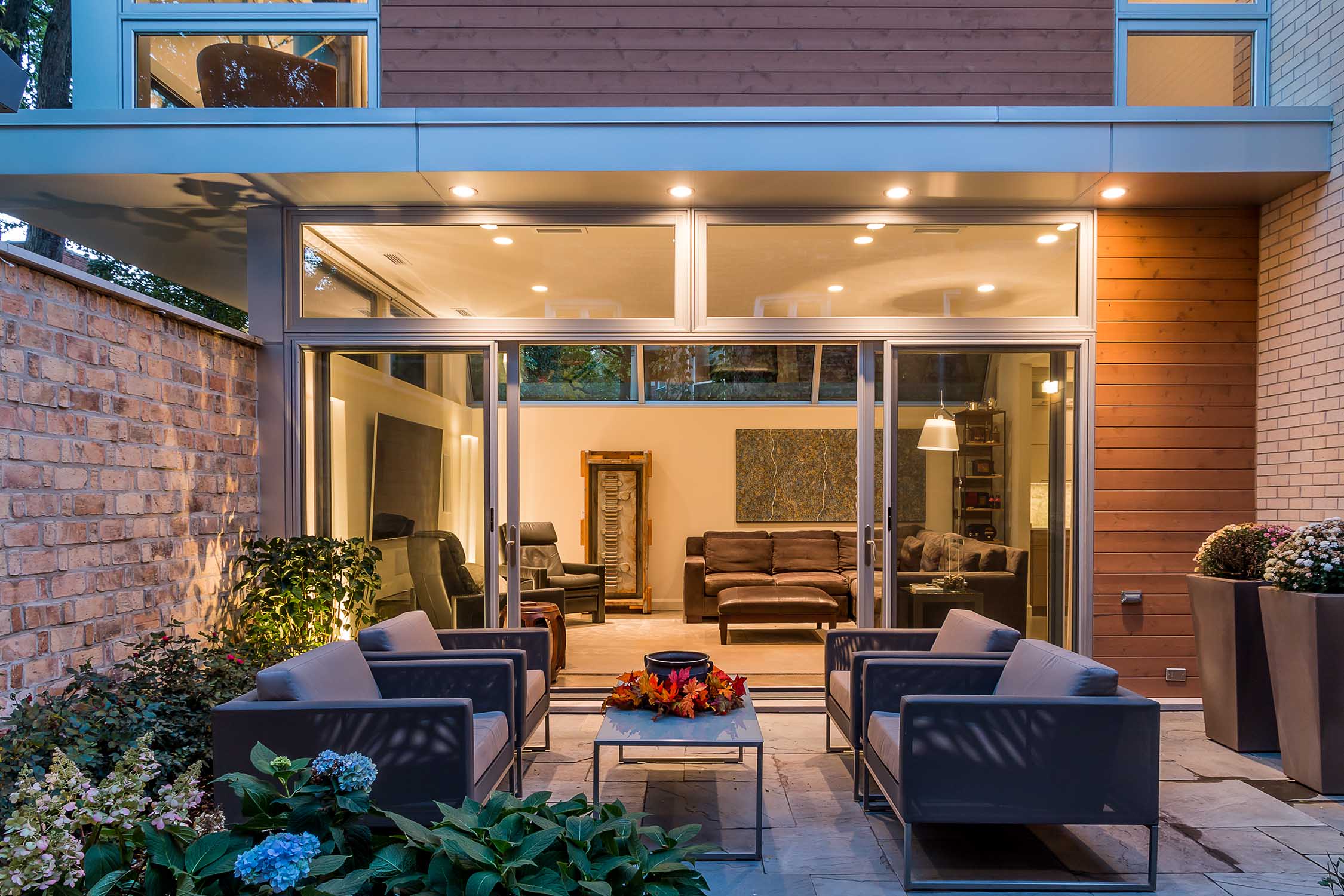 Forecourt and Family Room