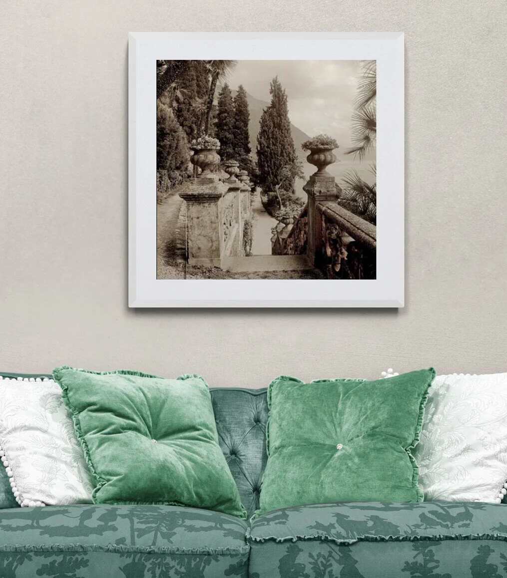 Taditional_style_sofa_in_living_room (2).jpg