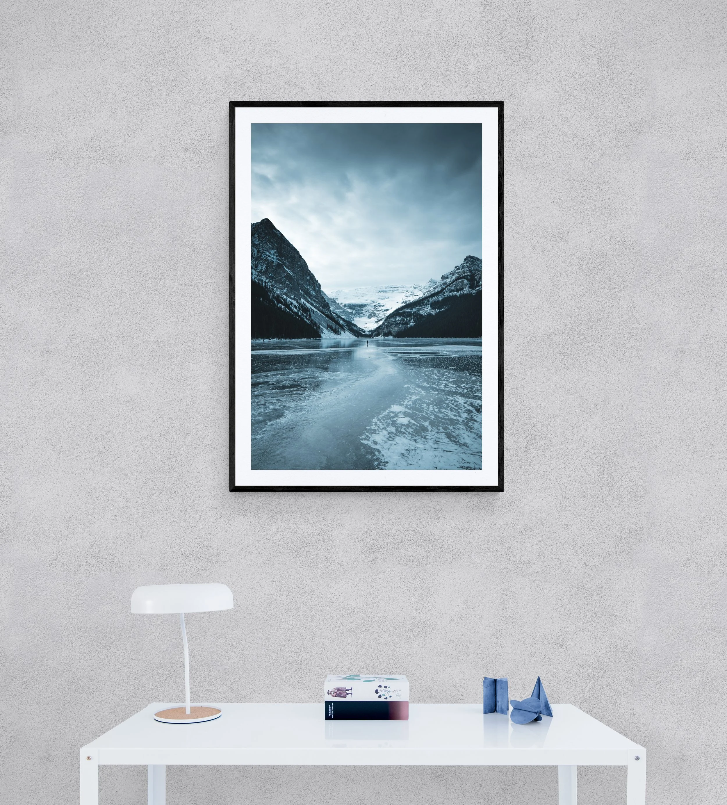 Minimalist_table.jpg