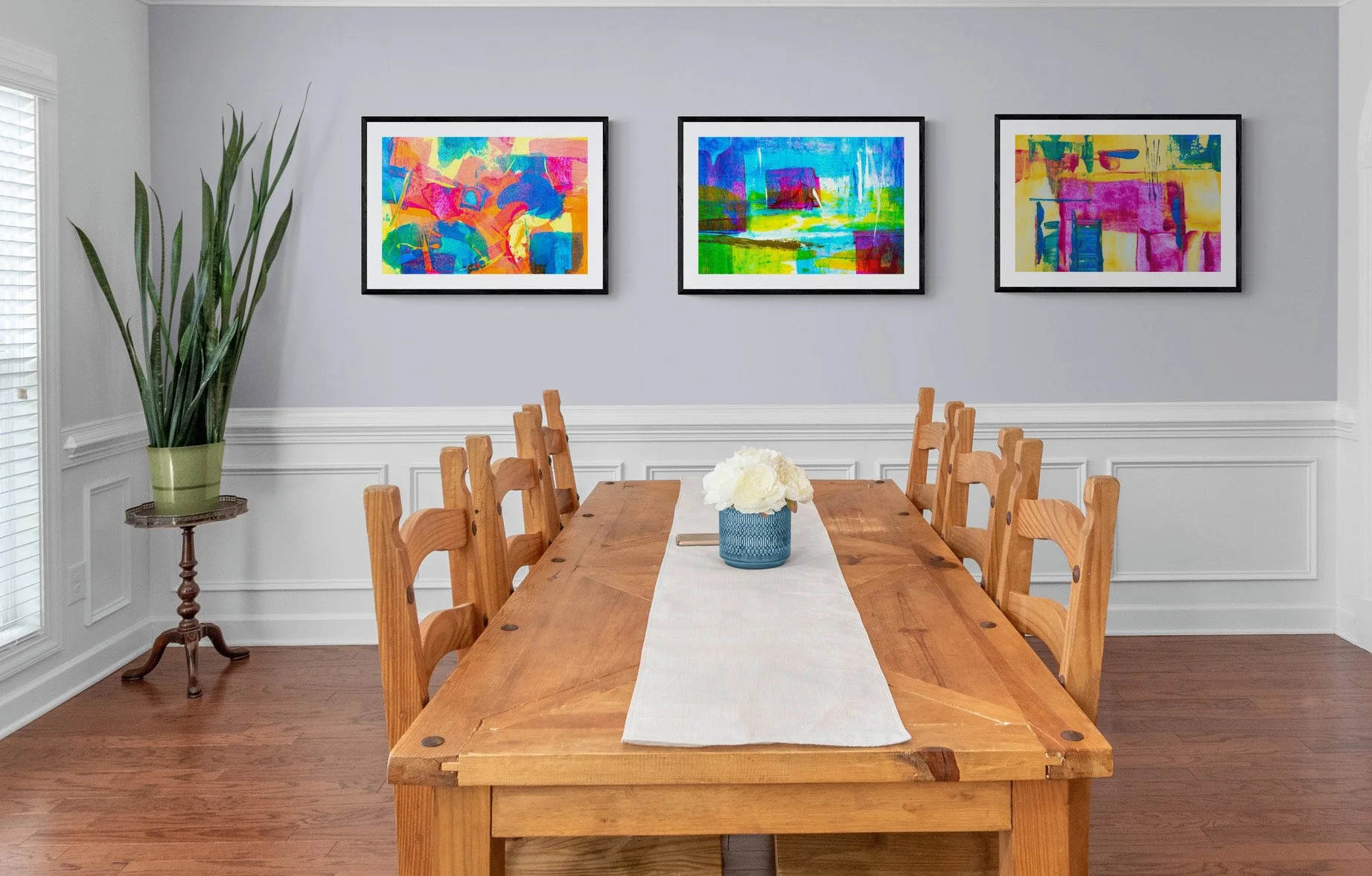 Traditional_dining_room_with_coffered_ceiling.jpg