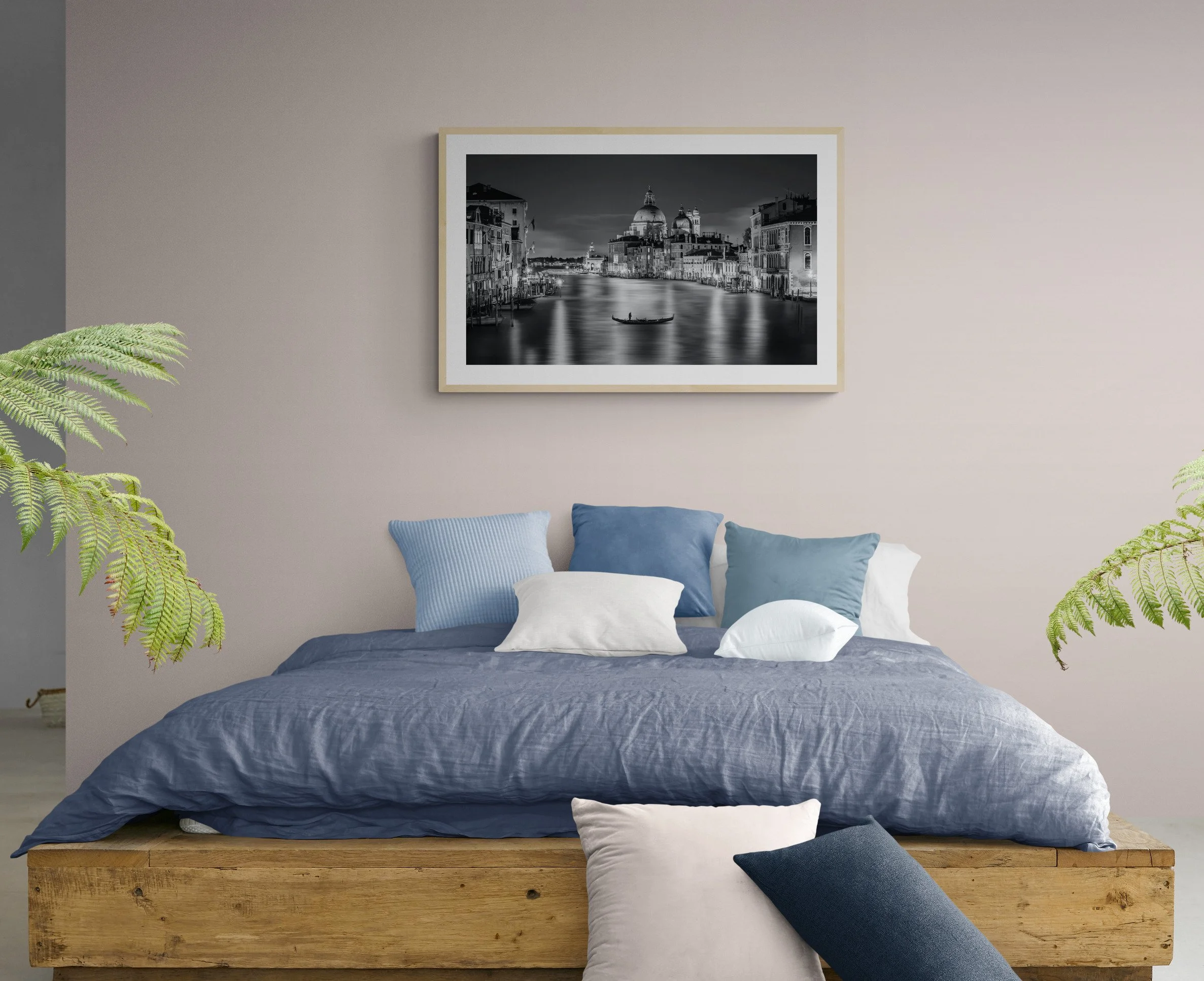 Bohemian_style_bedroom_with_tropical_plants (2).jpg