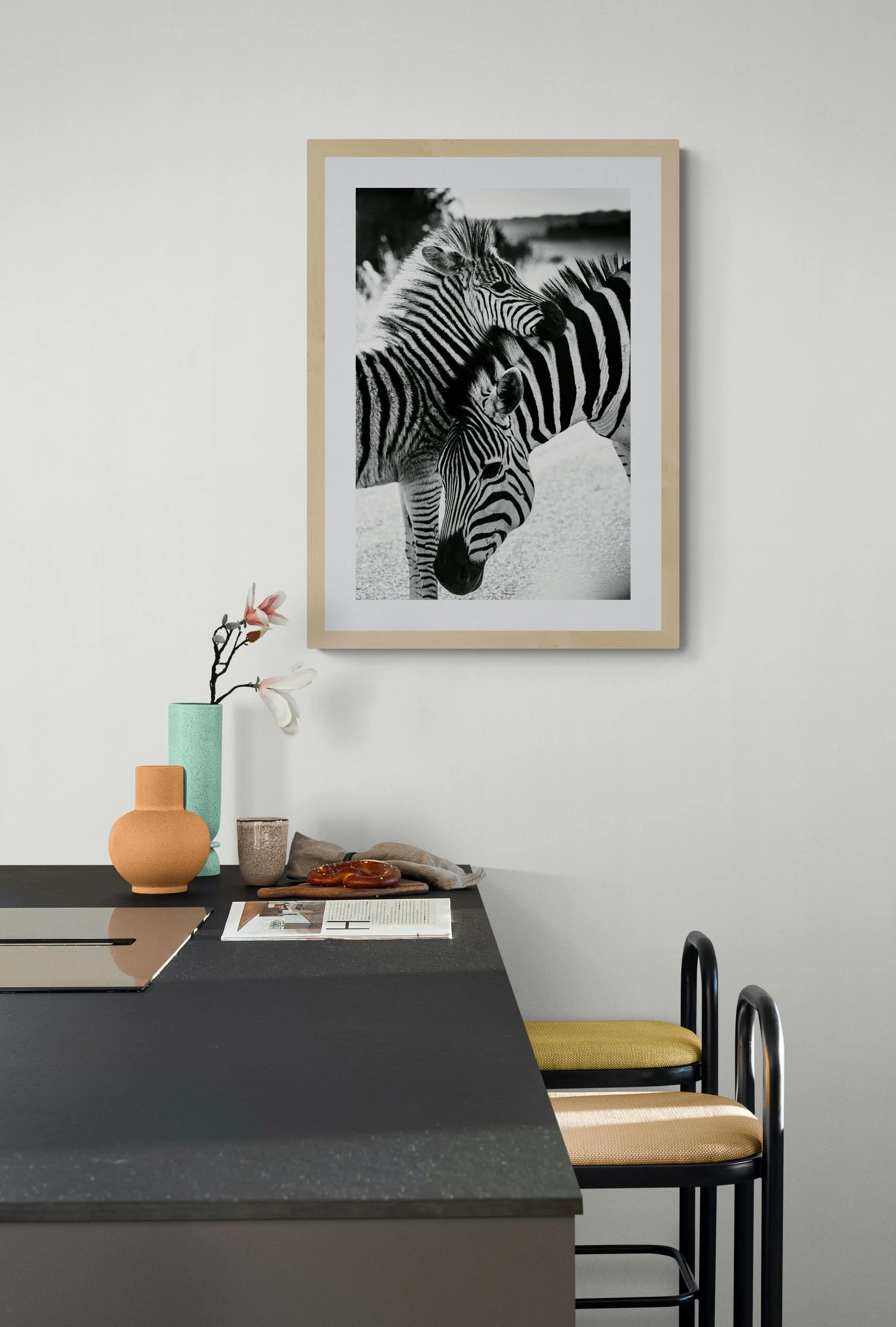 breakfast-bar-with-ceramic-vases (5).jpg