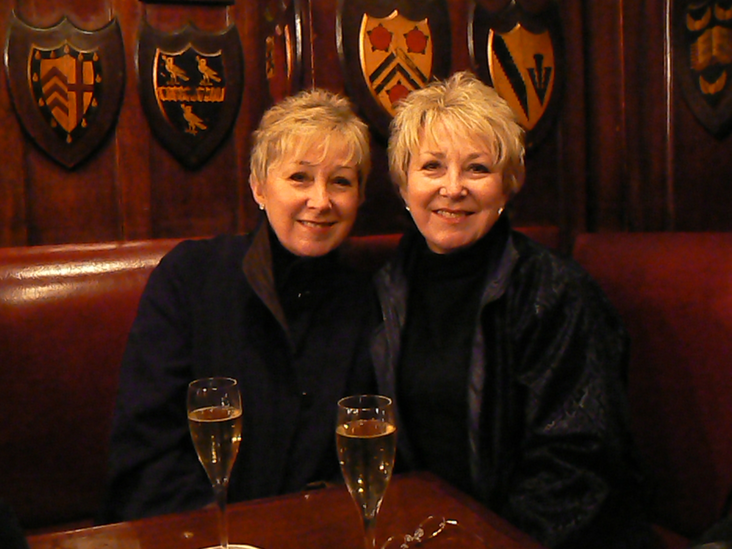 Linda and Brenda at Harry's Bar Sunday 11 March 07 a.jpg