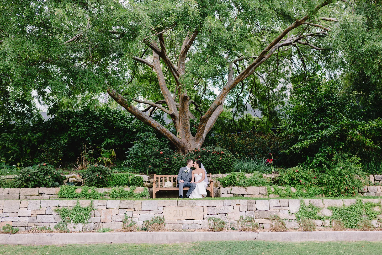 Hien + Will's Royal Botanic Gardens wedding