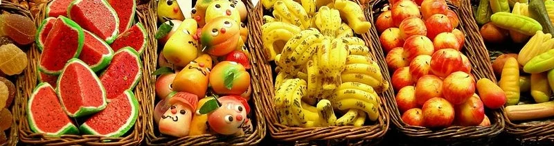 800px-Marzipan_fruits_at_the_market-jp-lingusitics.jpg