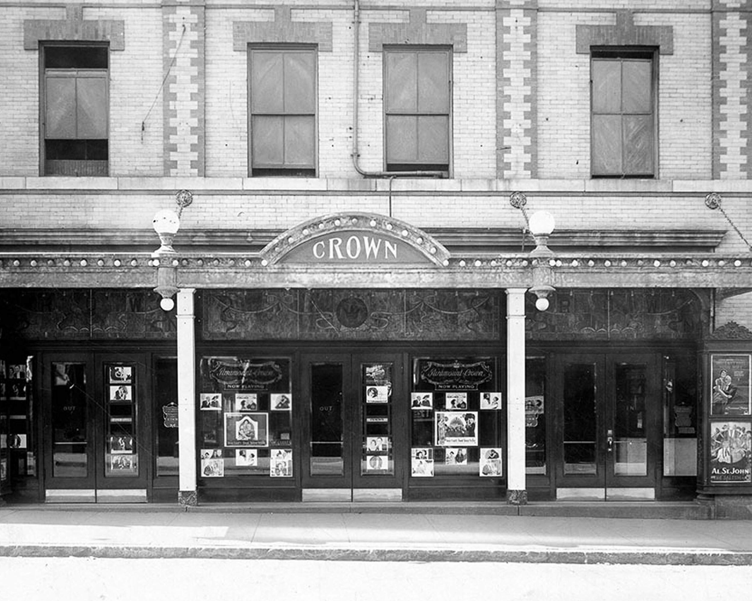 The Crown_Manchester NH USA_01 Original Theater Facade.jpg