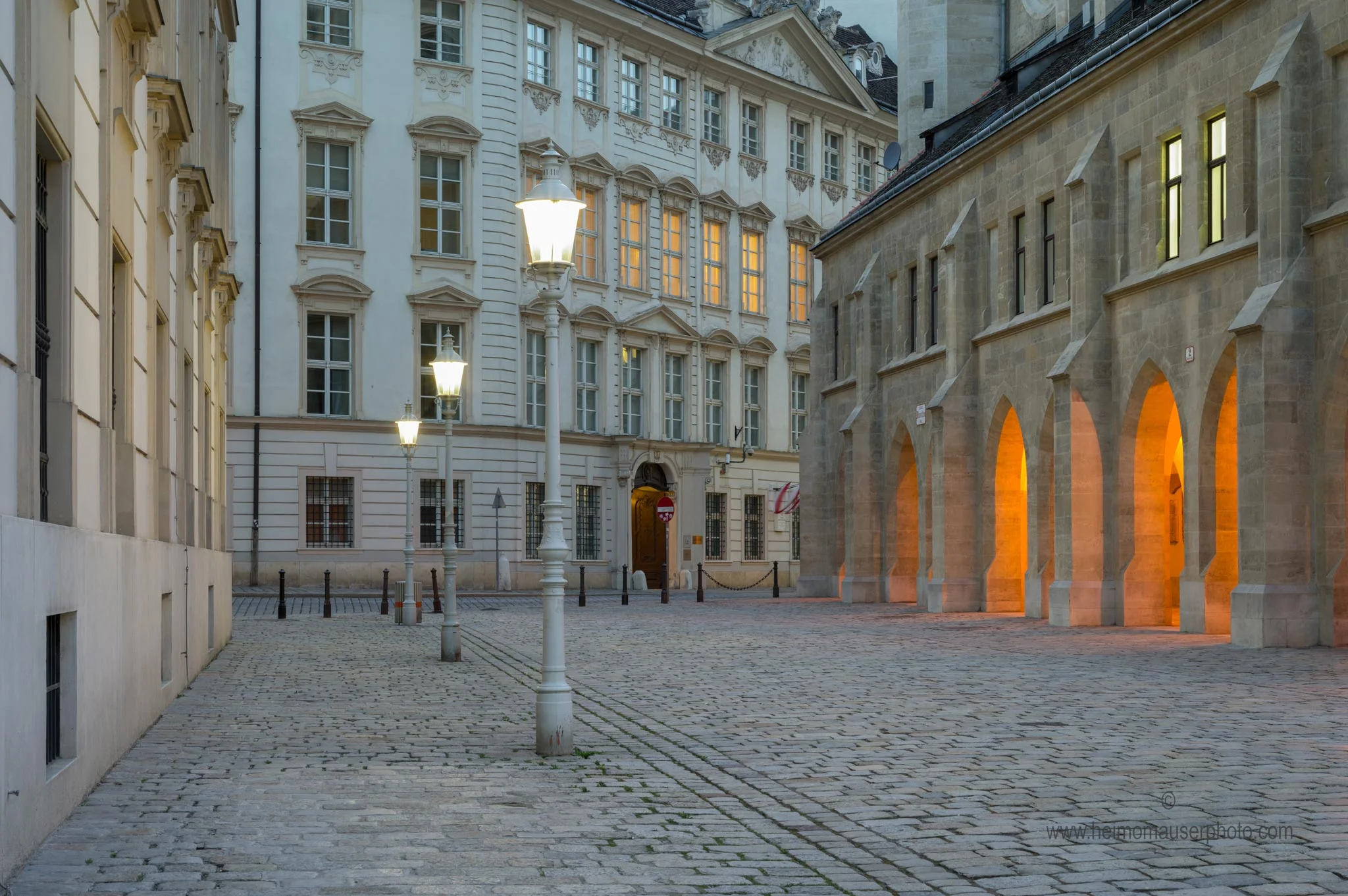 Minoritenplatz