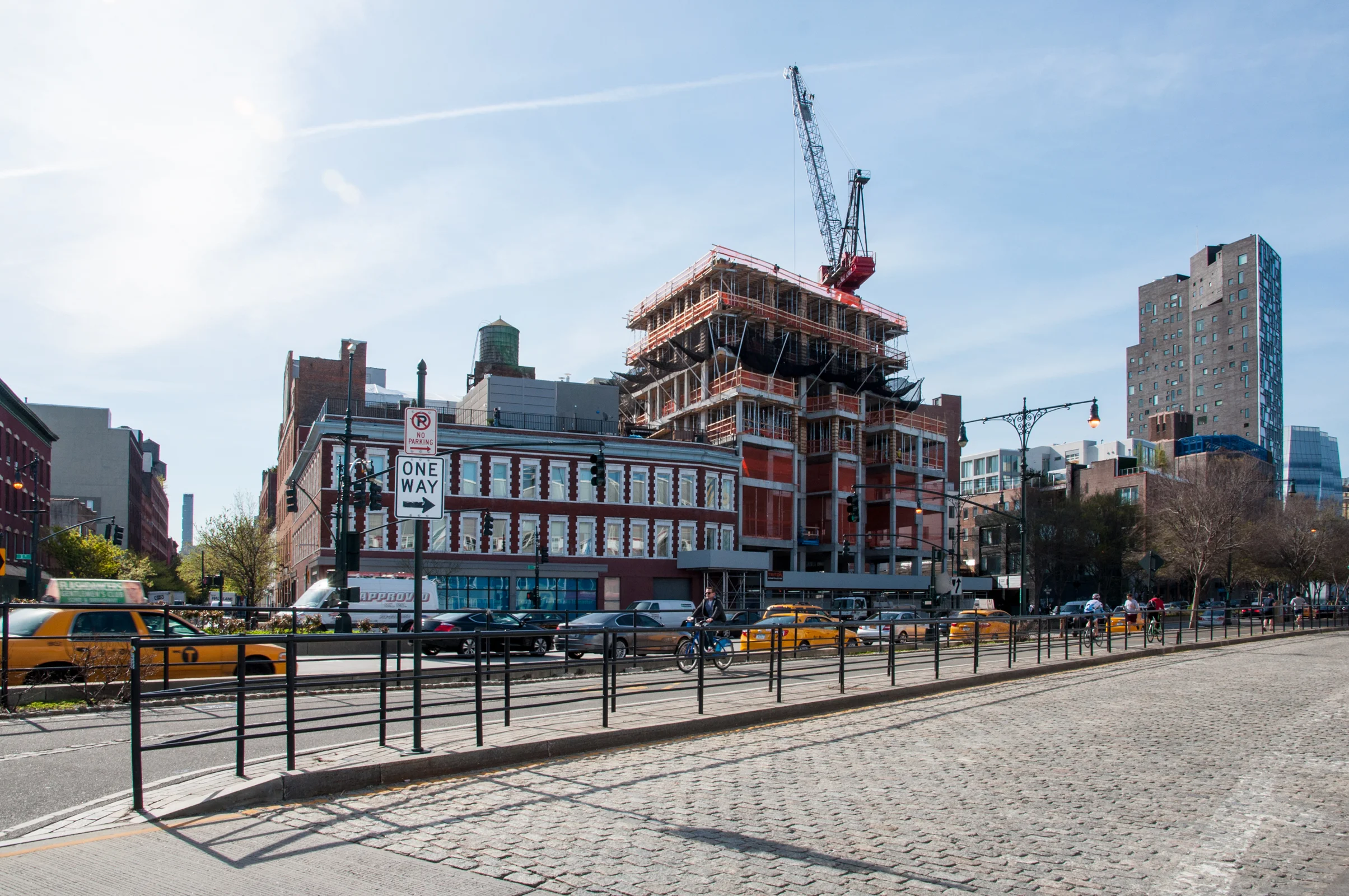 2014_05_07 551 W 21st St 02.jpg