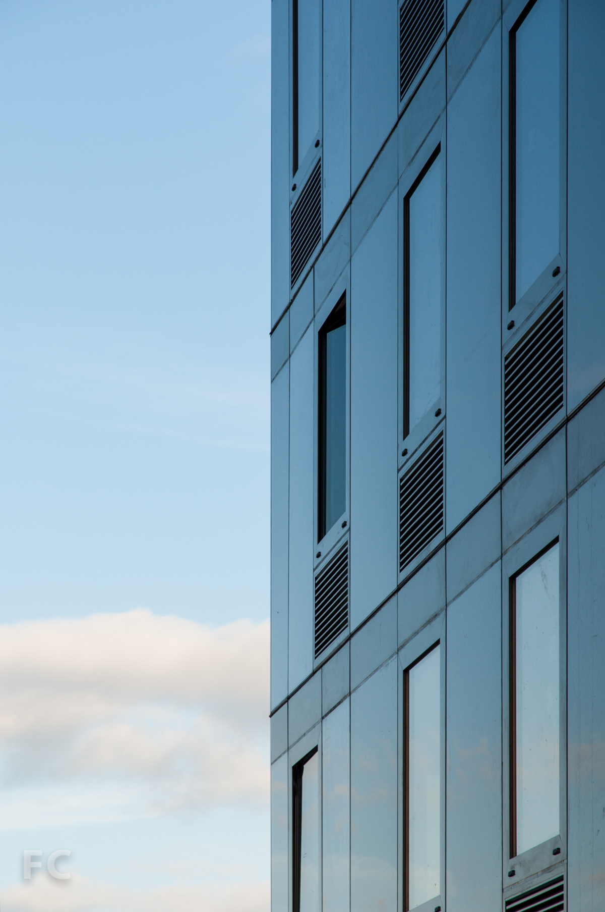Detail of the curtain wall on Building B.