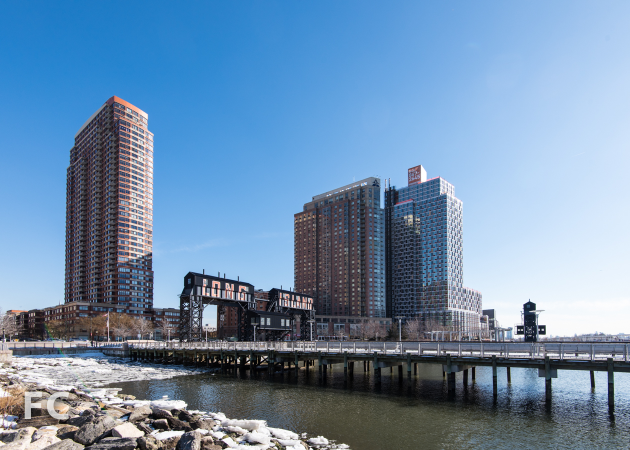 Hunter's Point South Commons (right) from Gantry Plaza State Park.