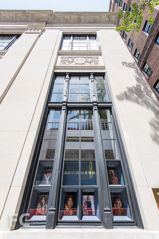 Window detail at the east facade for the existing retail tenant.