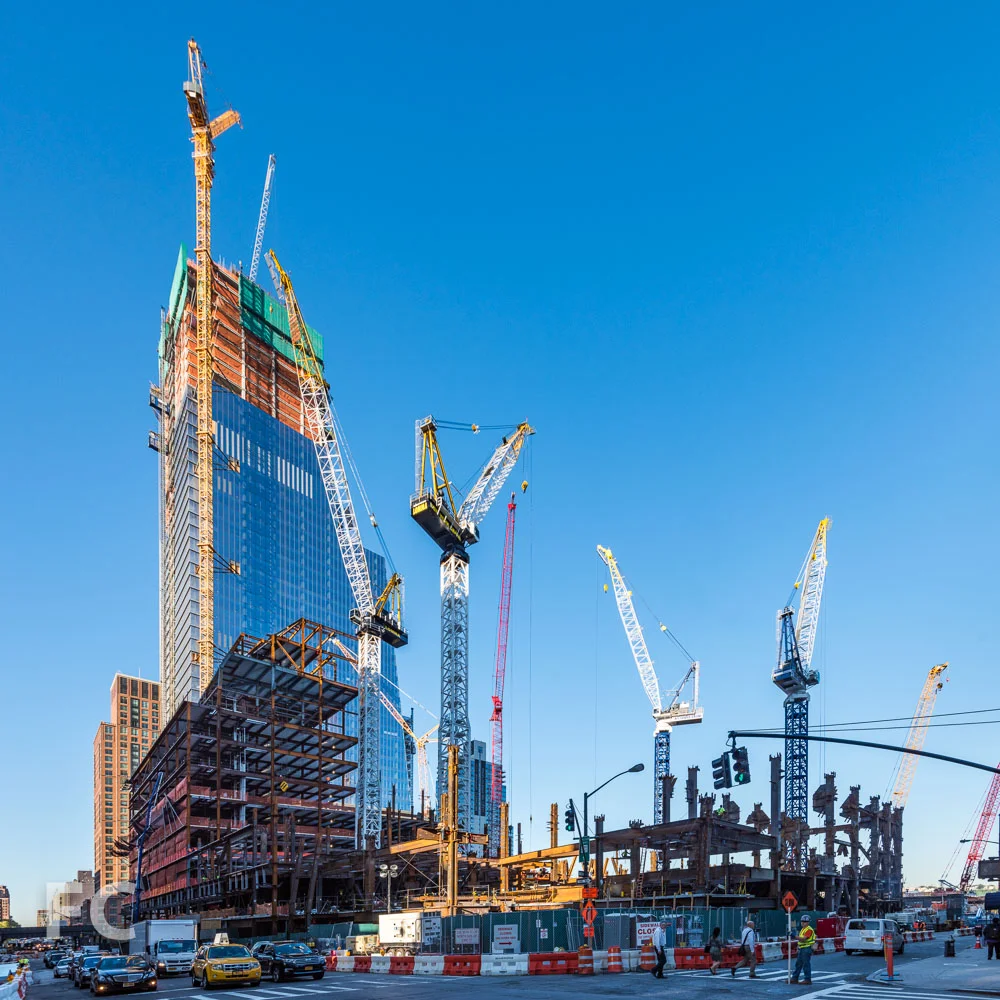 Northeast corner of the Hudson Yards site with 30 Hudson Yards (center), the retail podium and 10 Hudson Yards (left).