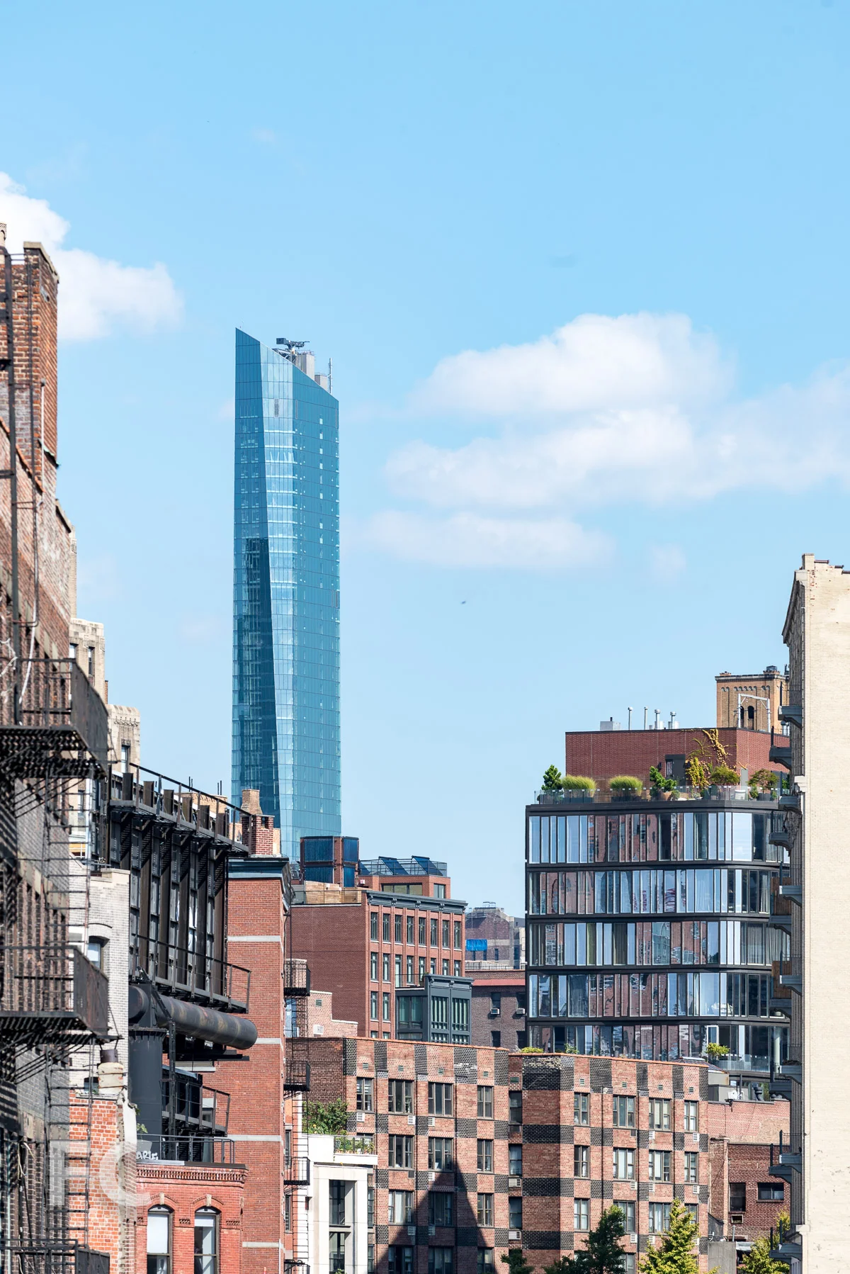 Southwest corner of the tower from the High Line.