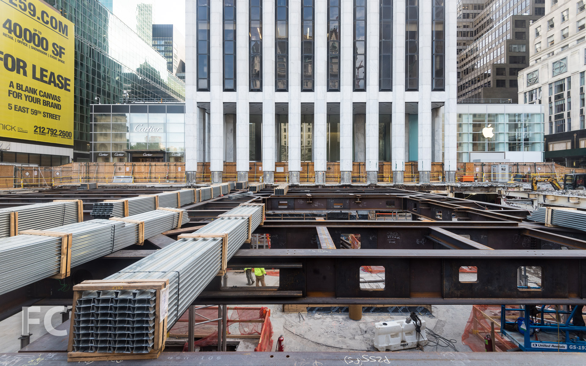 the Cube - Apple Store in fifth avenue and 59th street, by the