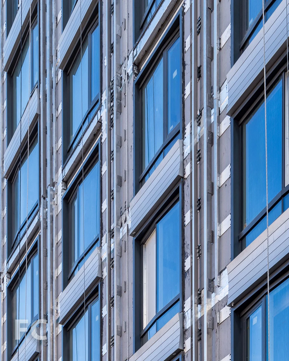 Close-up of the west façade.