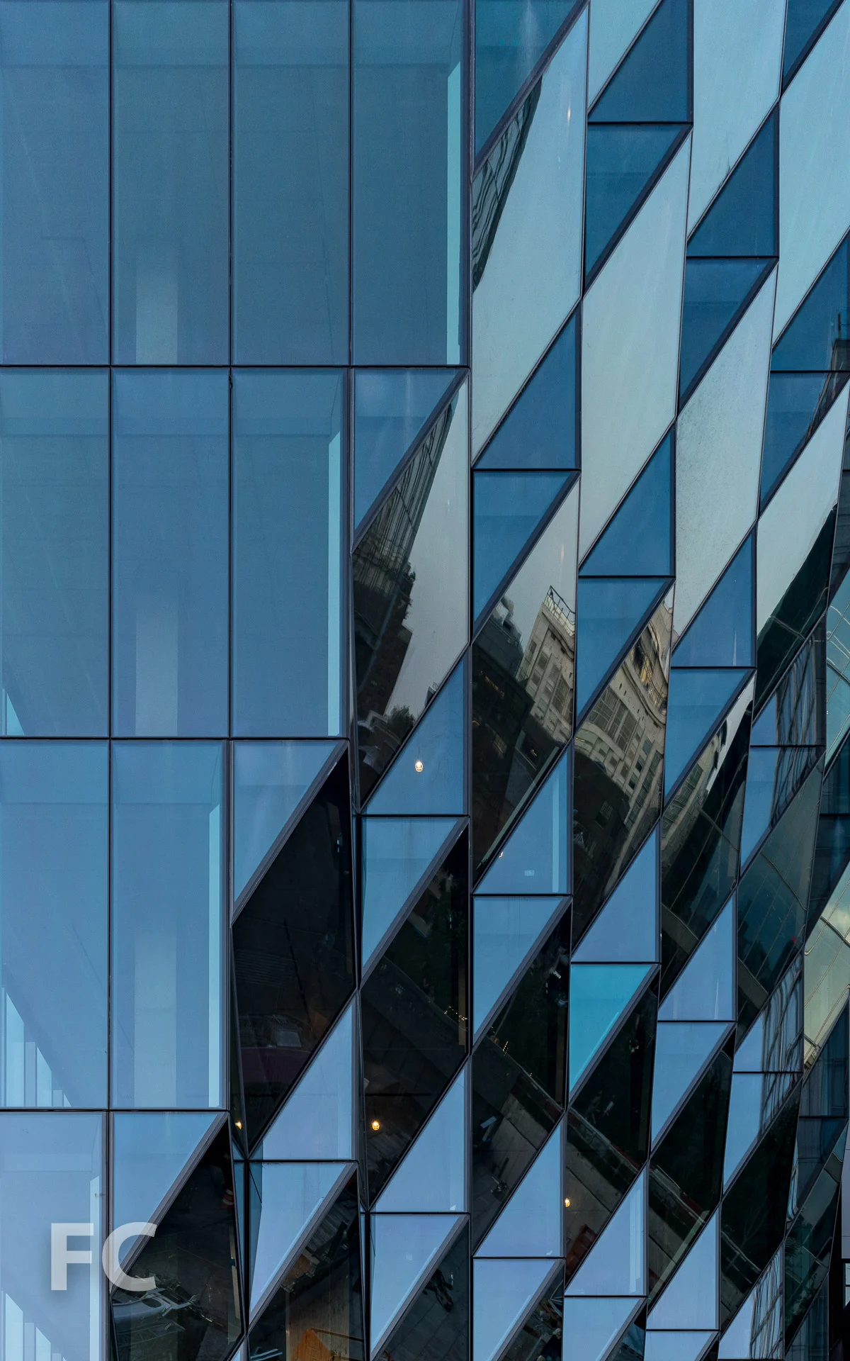 Detail of the solar carve at the southeast facade.