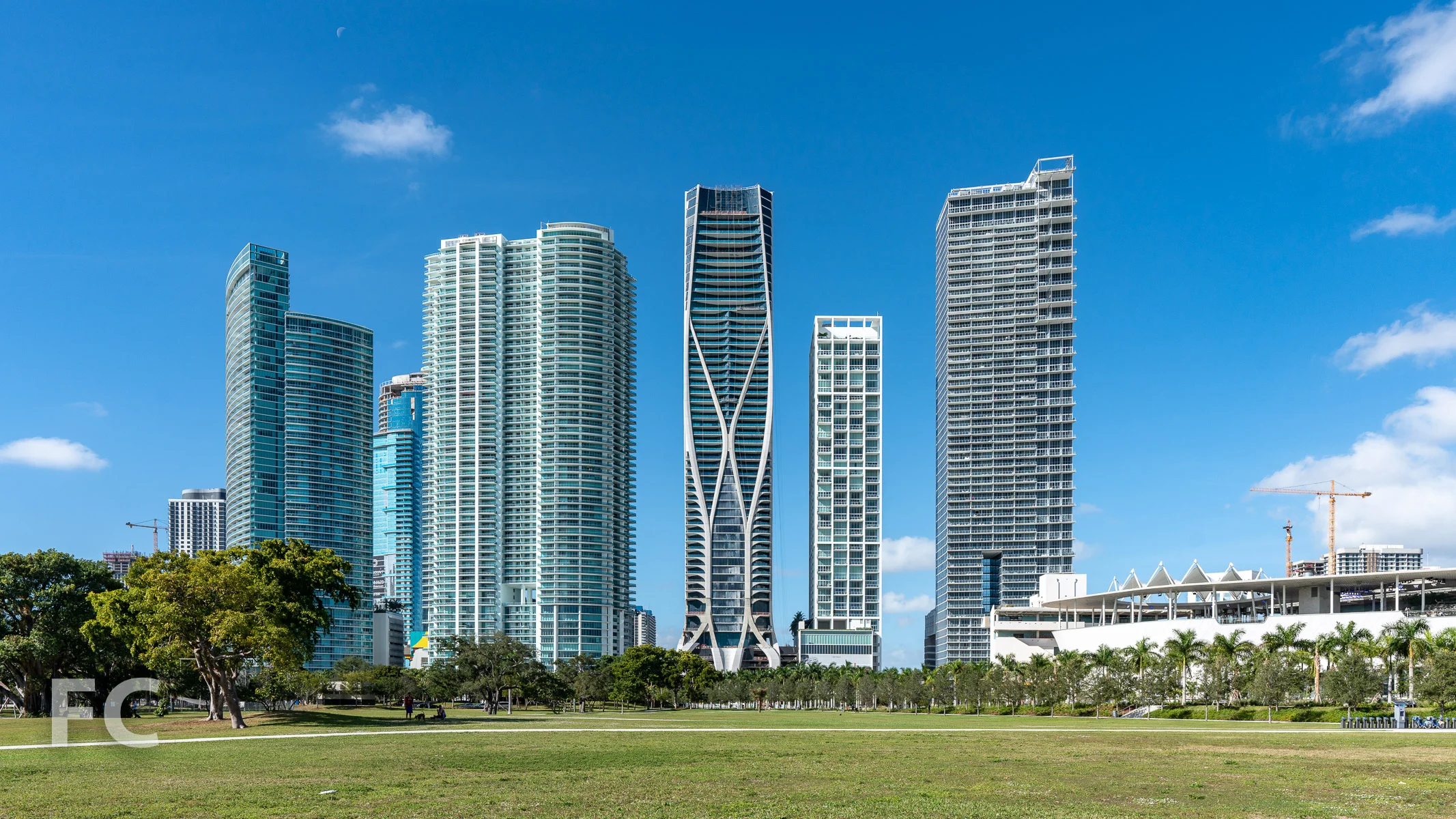One Thousand Museum (center) from Museum Park.