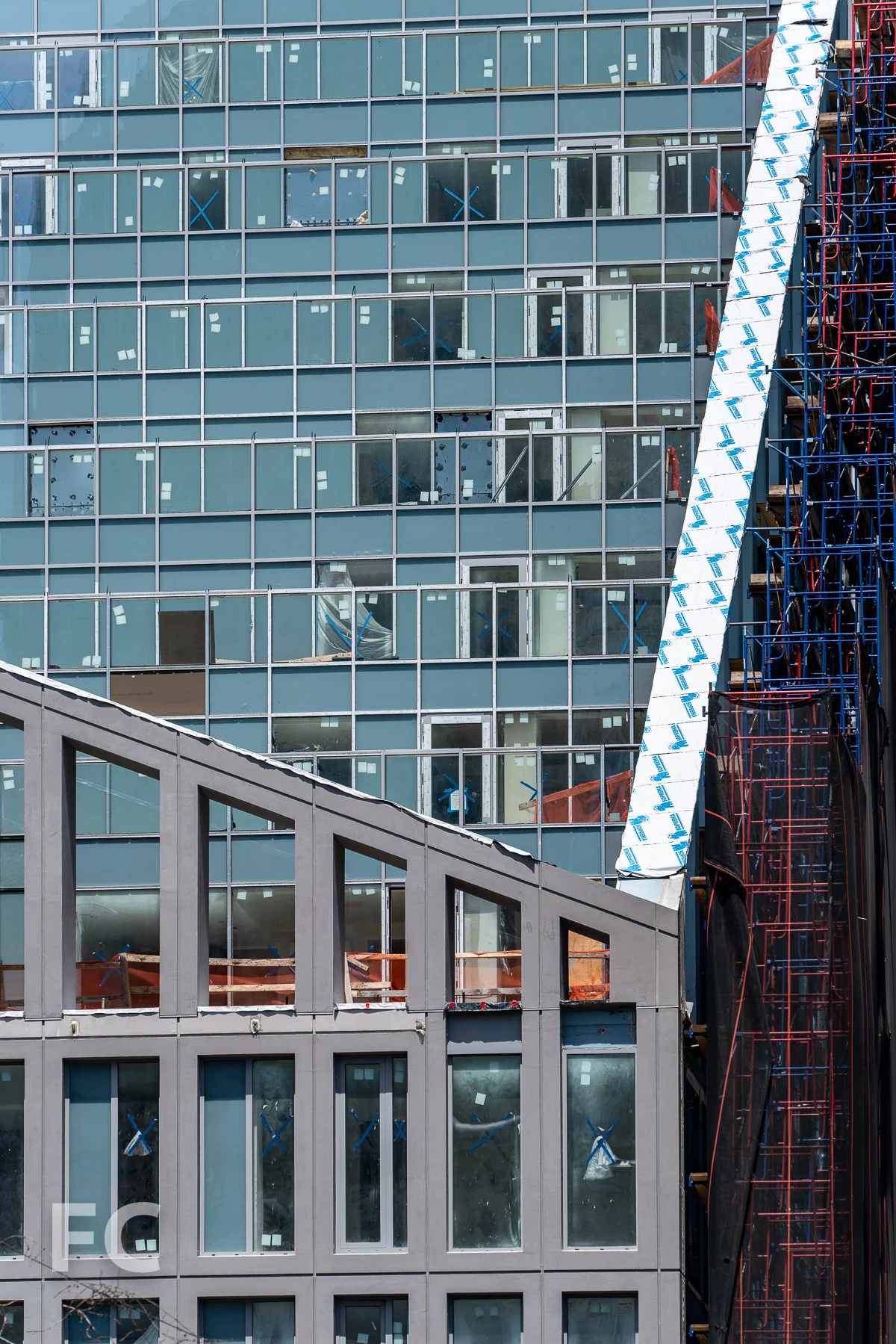 Closeup of the southeast corner.