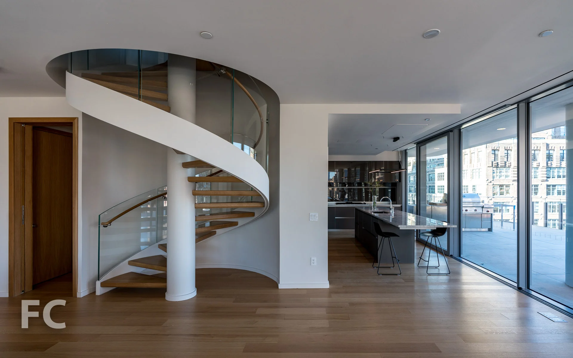 Internal stair and kitchen.