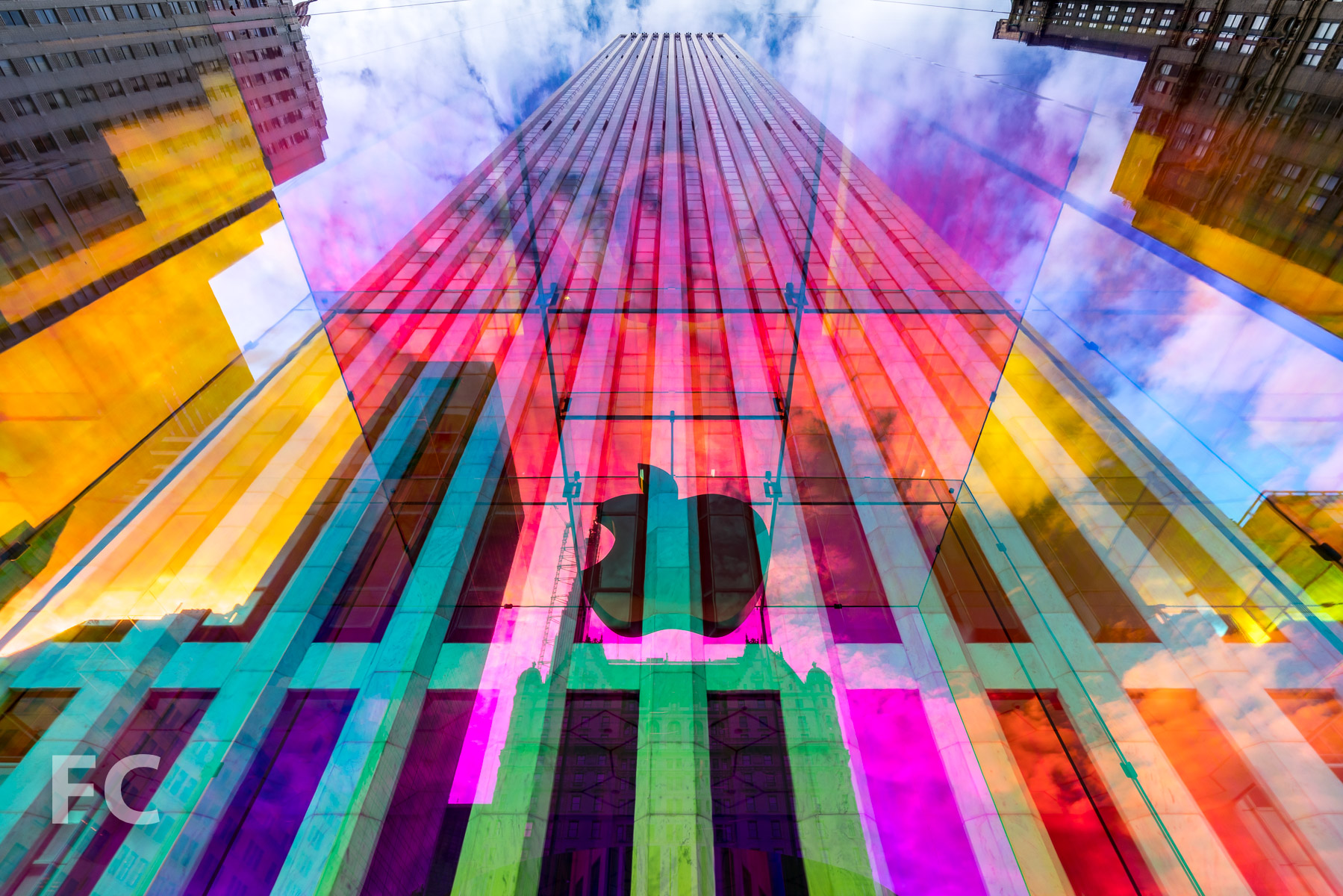 the Cube - Apple Store in fifth avenue and 59th street, by the