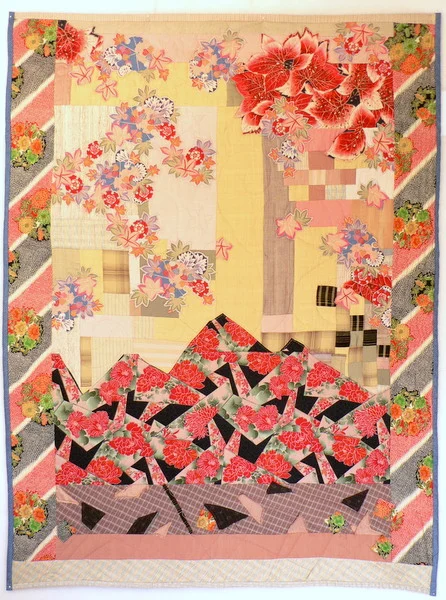 Mountain Blossoms Pursue the Rising Sun