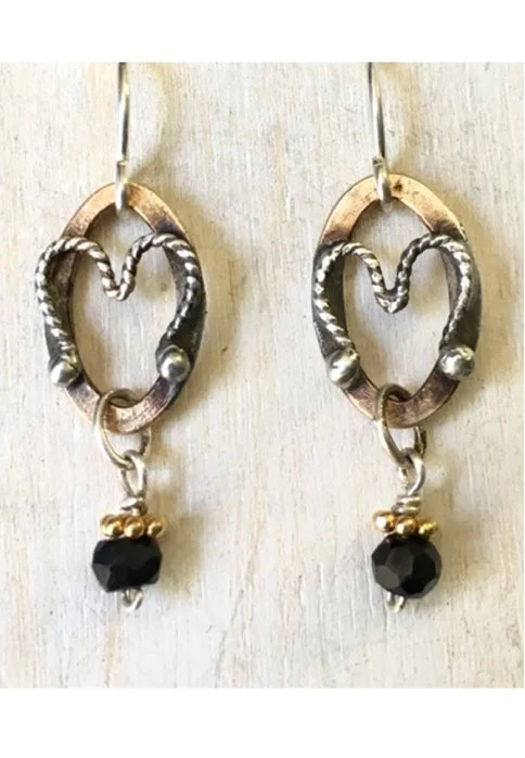 FILIGREE NAVETTE HEART W BLK SPINEL 72 IN.jpg