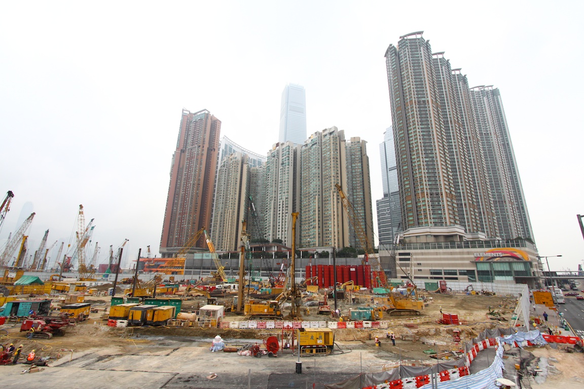 A city under construction, total madness!.jpg