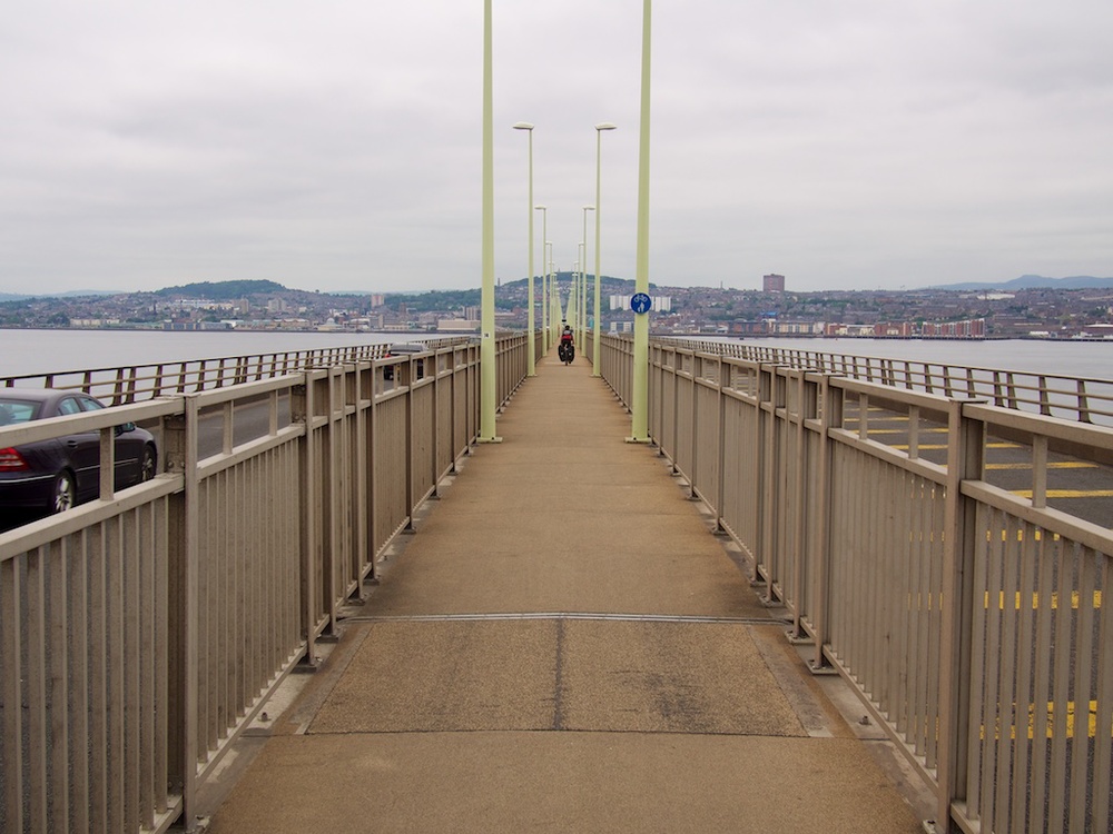 Crossing the long bridge into Dundee
