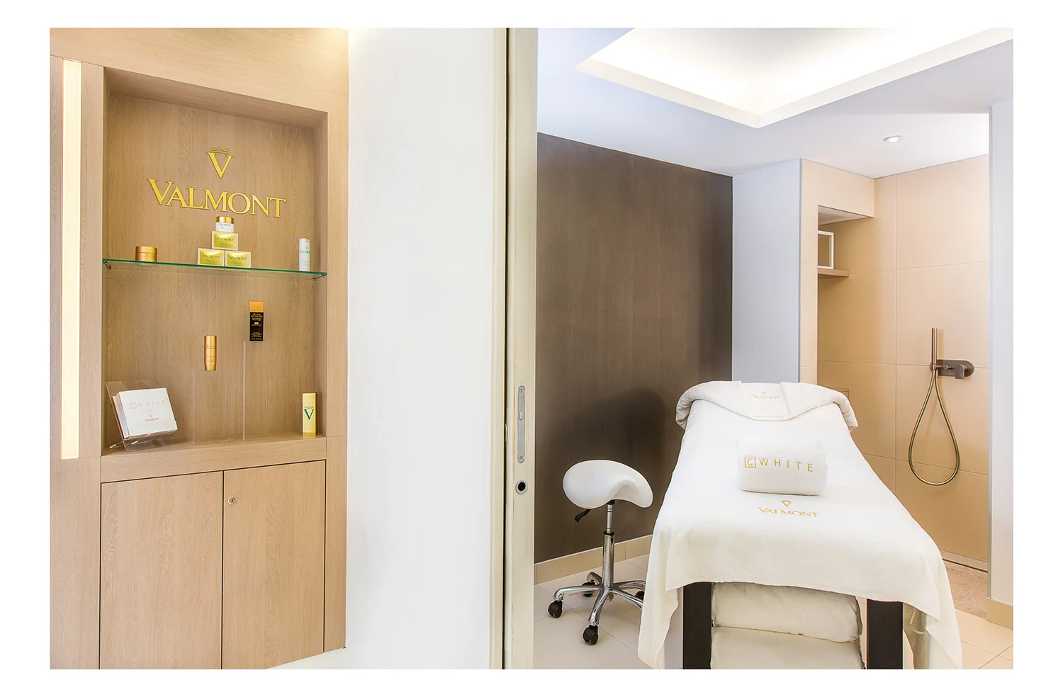 Club Fitness, Spa Restaurant Cwhite. Paris