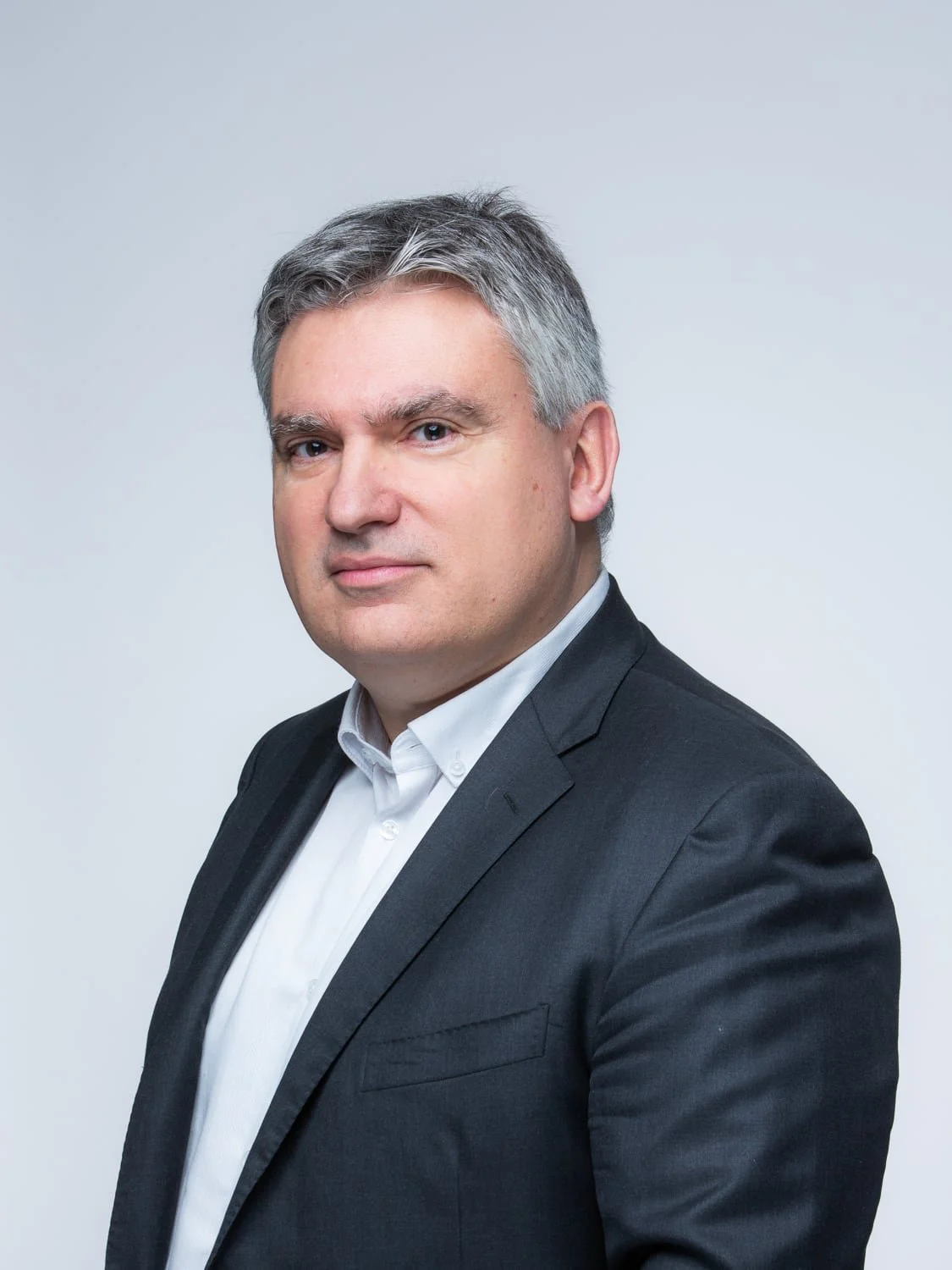 photographe portrait pro paris 75 prestation portrait corporate studio 08.jpg