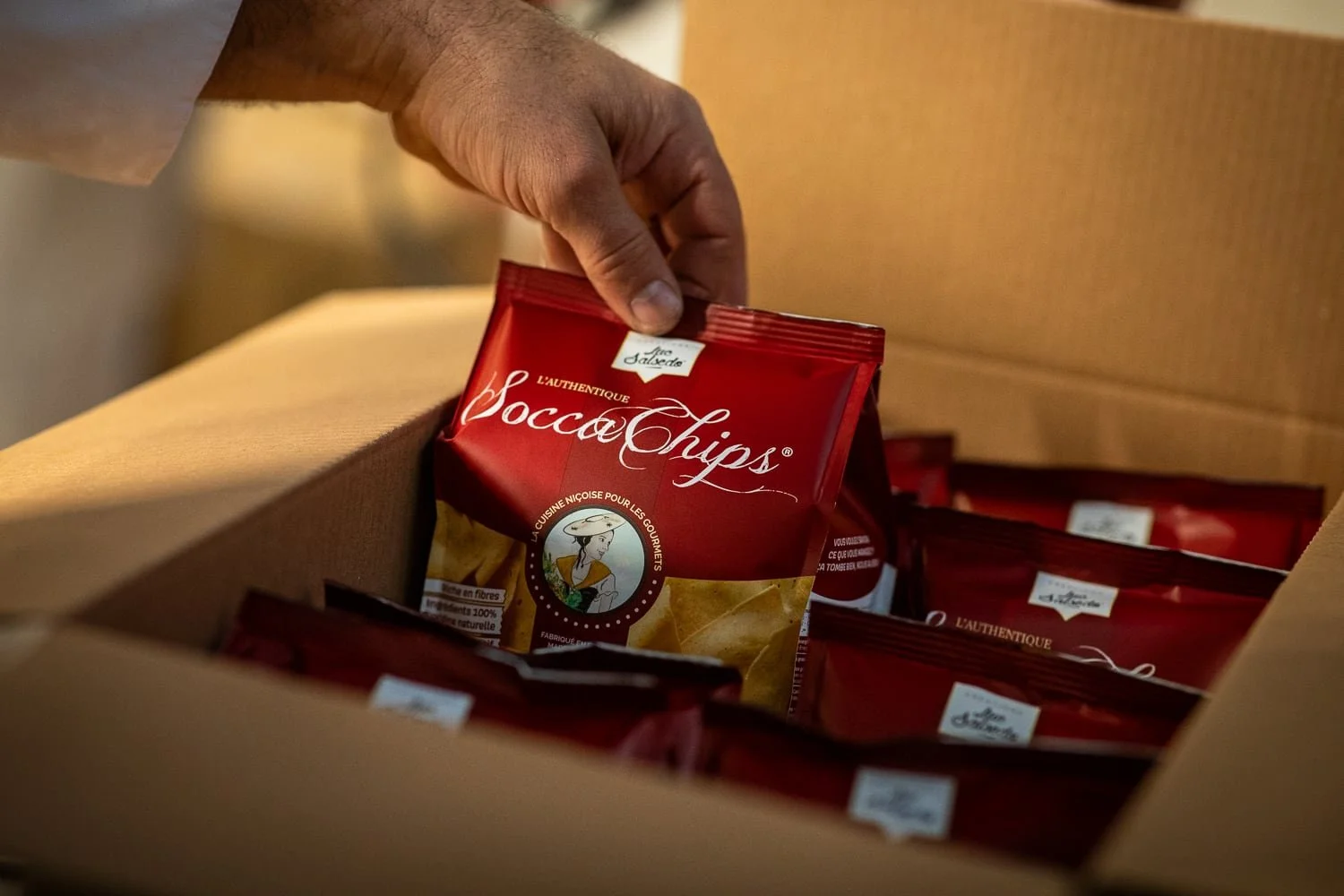 Carton remplis de chips Socca chips prêtes à être expédiées