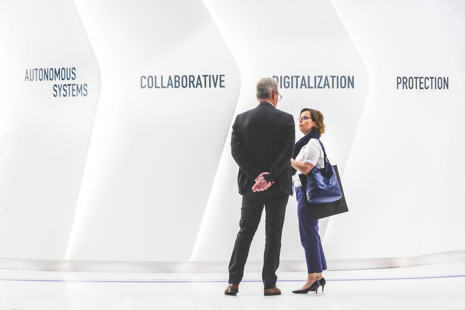 Photographe salon professionnel à Paris : échanges sur un espace innovation
