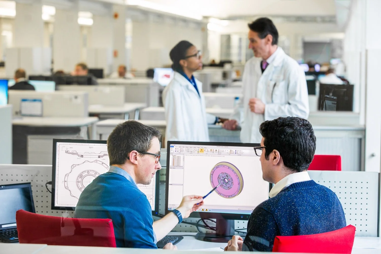 Photographe industriel – illustration des métiers de la métallurgie soutenus par l’UIMM