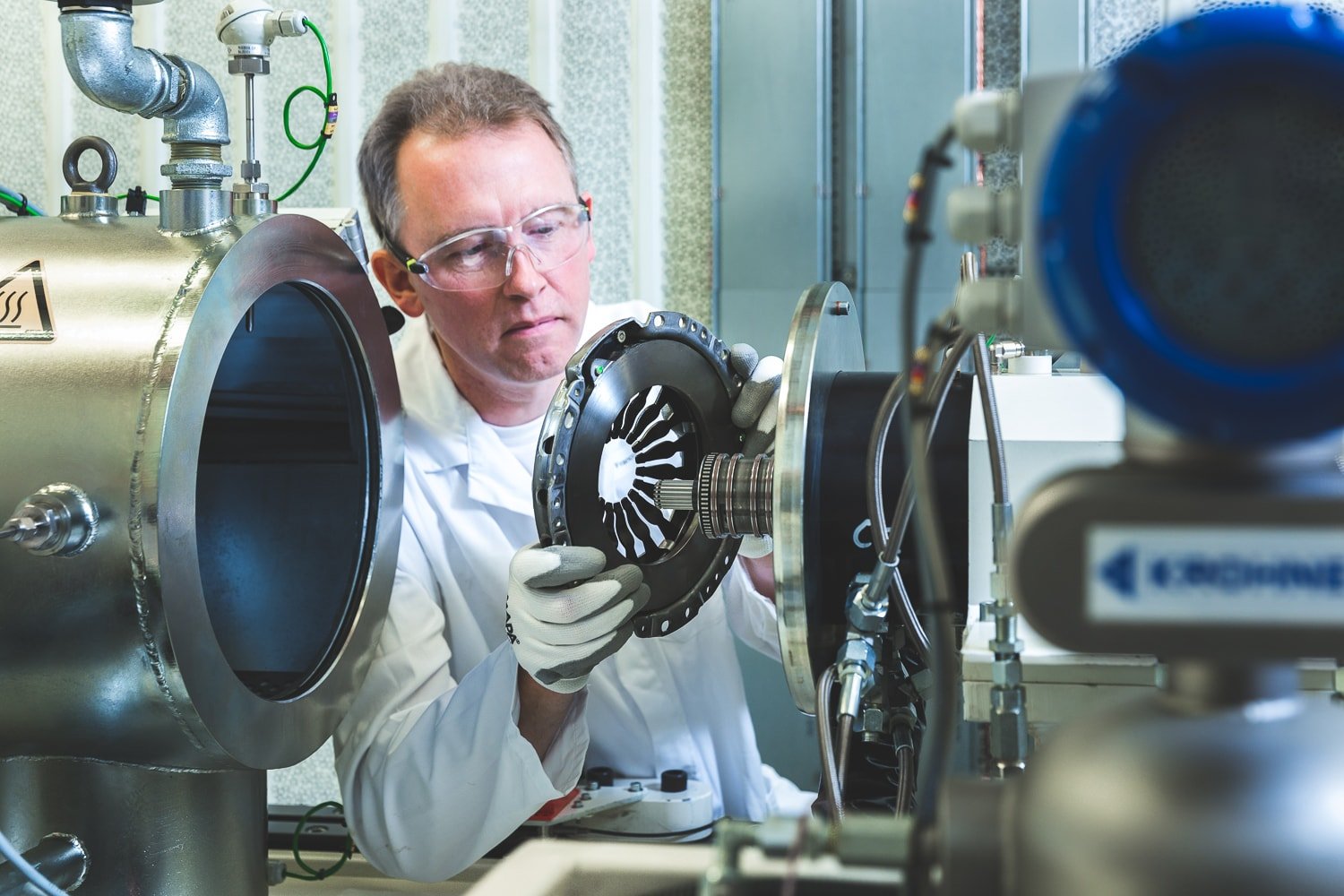 Portrait métiers  dans un contexte industriel pour communication institutionnelle