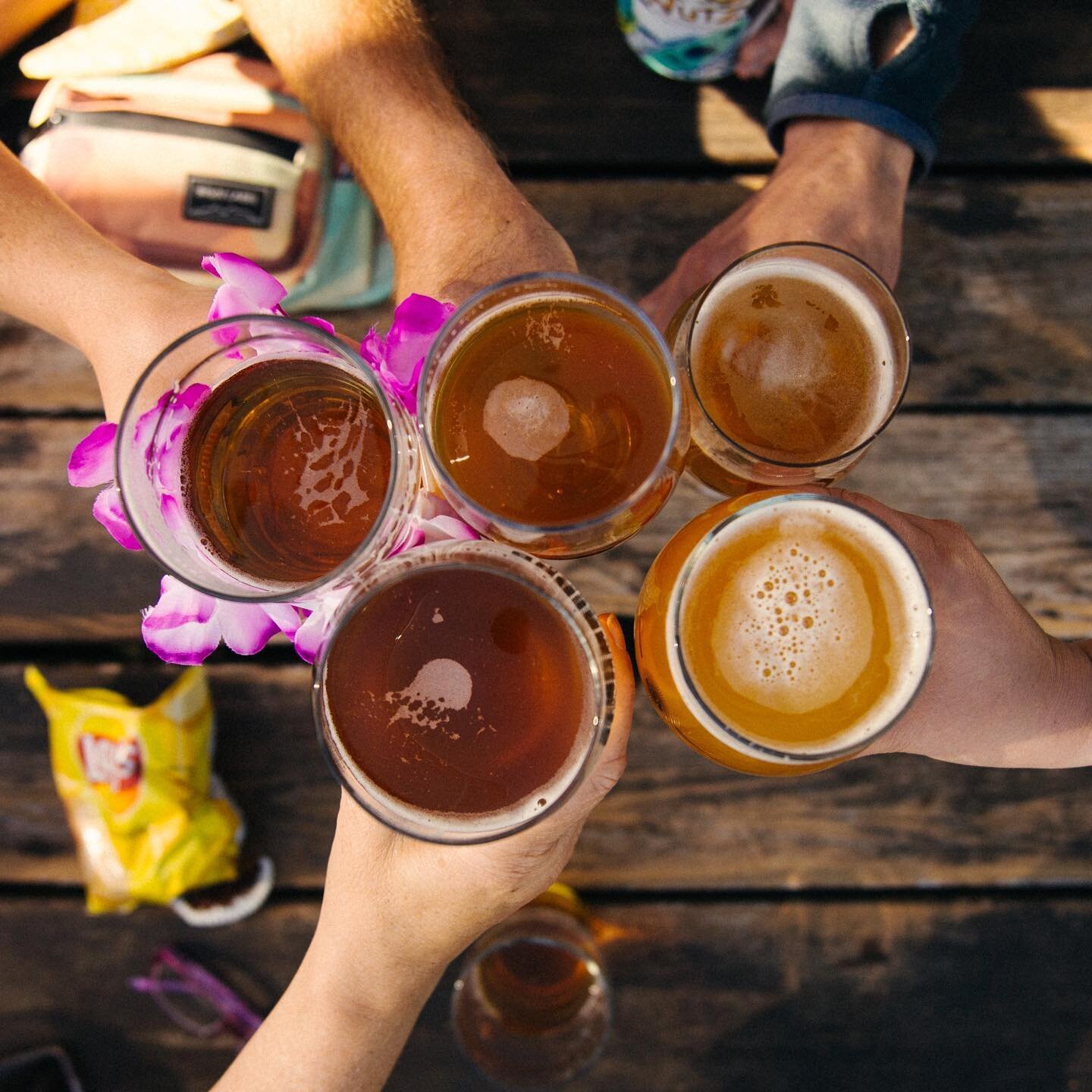 Sun is shinin&rsquo;, beer is pourin&rsquo;! It&rsquo;s time for outdoor pints at the pub 🍻 

Happy National Beer Day!
.
.
.

#NationalBeerDay #StormcloudBrewing #MichiganBeer #MichiganCraftBeer #GreatBeerState #CraftBeer #CraftBeerLove #DrinkMiBeer